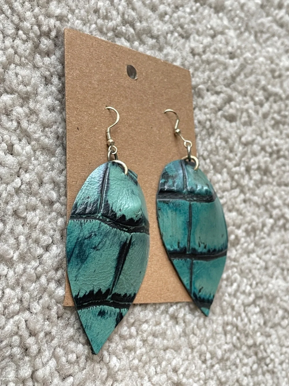 Boutique Turquoise Teal Western Boho Faux Leather Suede Shell Drop Earrings